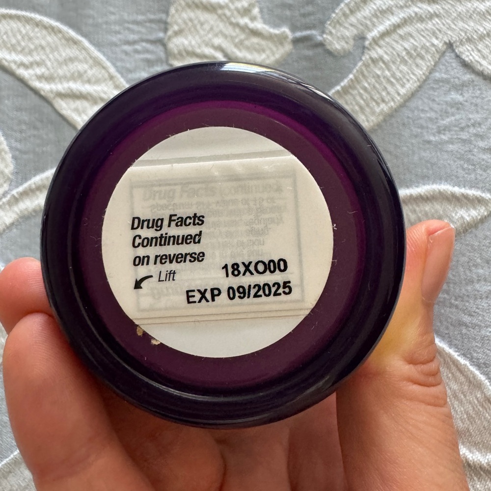 Kiehl’s Super Multi-Corrective Anti-Aging Cream for face and neck 2.5fl oz, 75ml - Picture 3 of 5